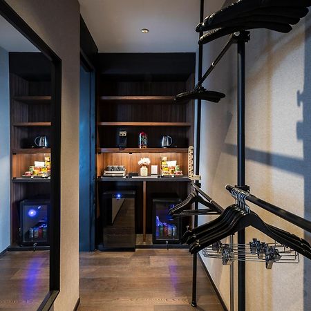 Walton Suites Sukhumvit Bangkok Exteriör bild