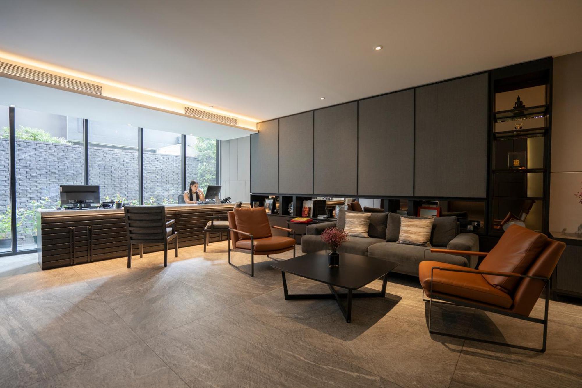 Walton Suites Sukhumvit Bangkok Exteriör bild