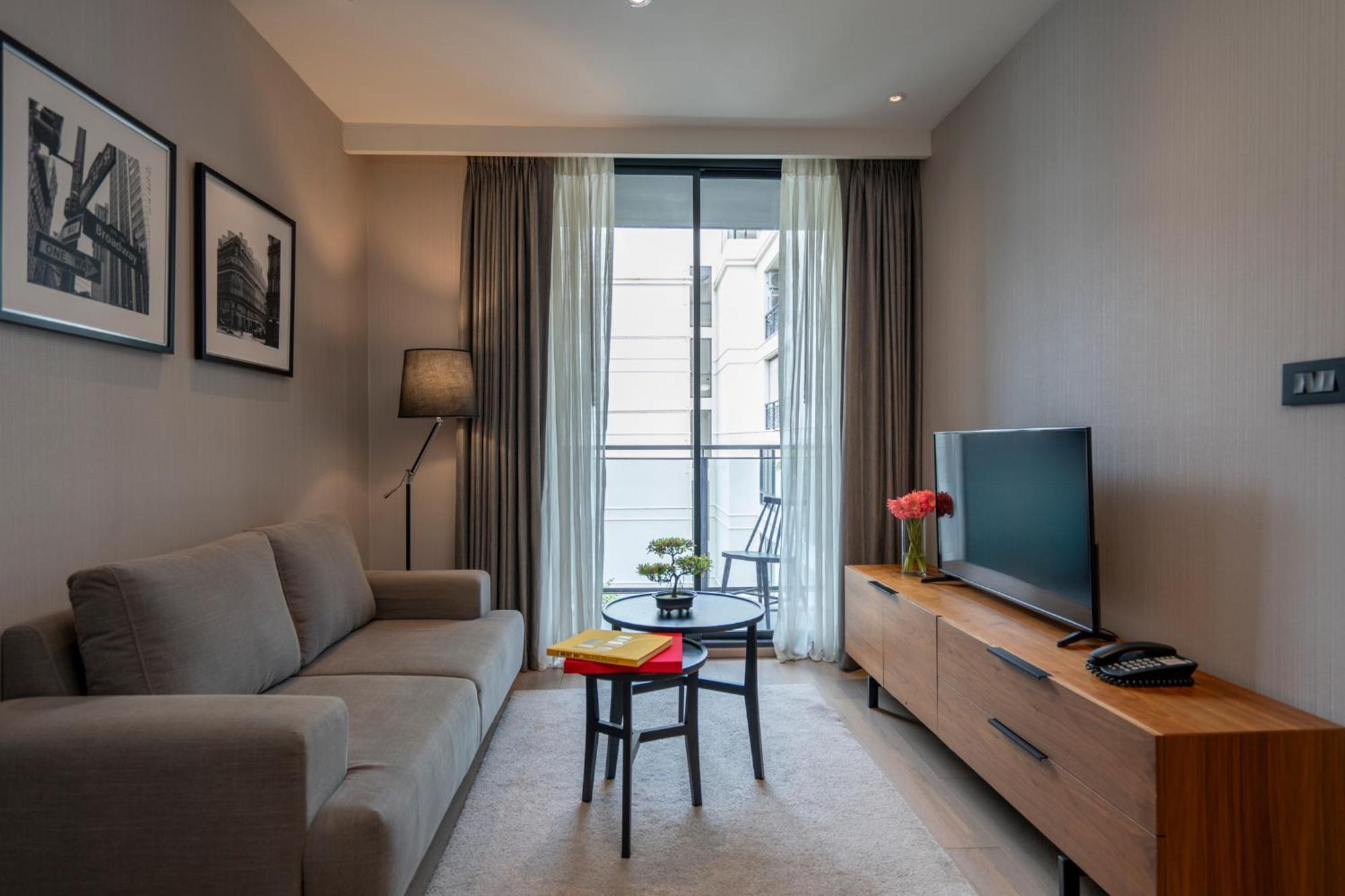 Walton Suites Sukhumvit Bangkok Exteriör bild