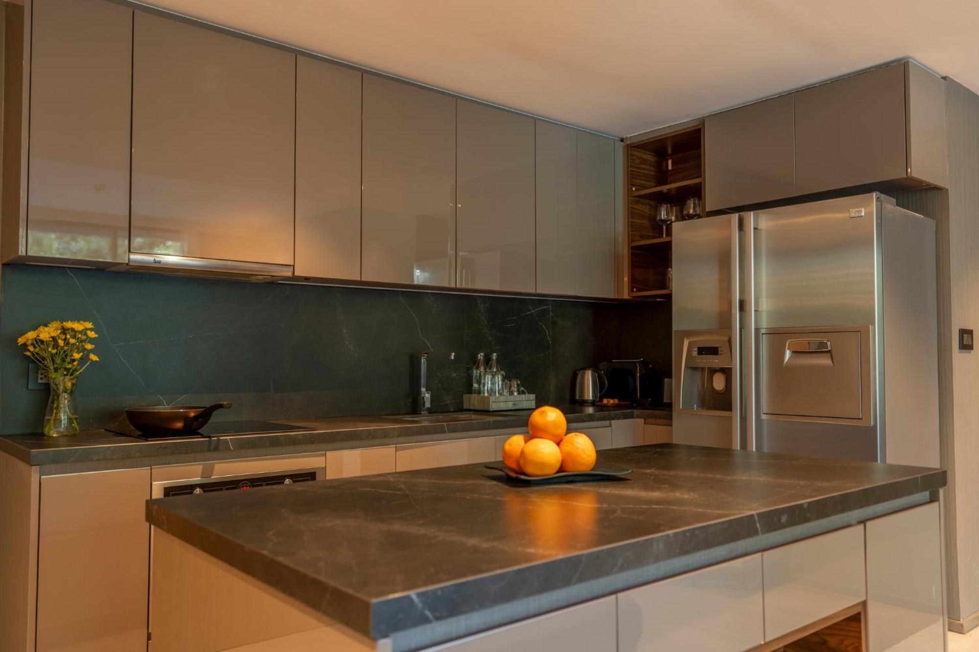 Walton Suites Sukhumvit Bangkok Exteriör bild