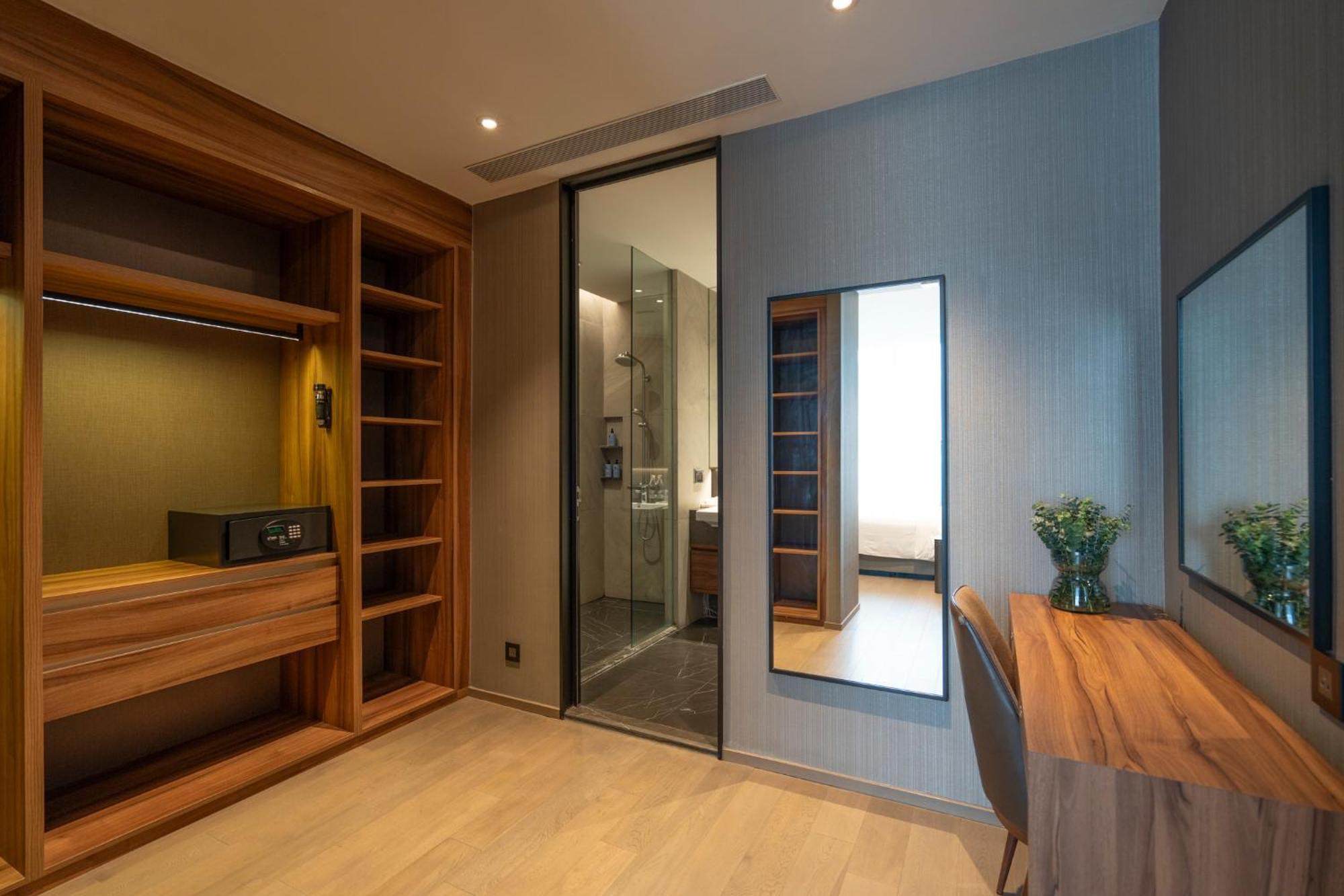 Walton Suites Sukhumvit Bangkok Exteriör bild
