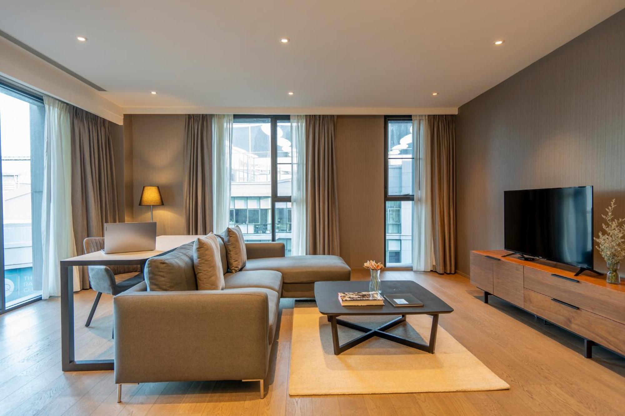 Walton Suites Sukhumvit Bangkok Exteriör bild