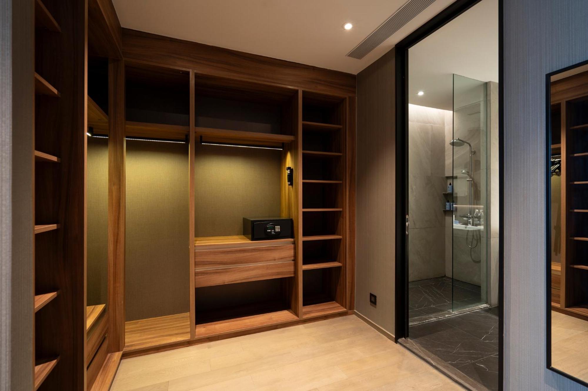 Walton Suites Sukhumvit Bangkok Exteriör bild