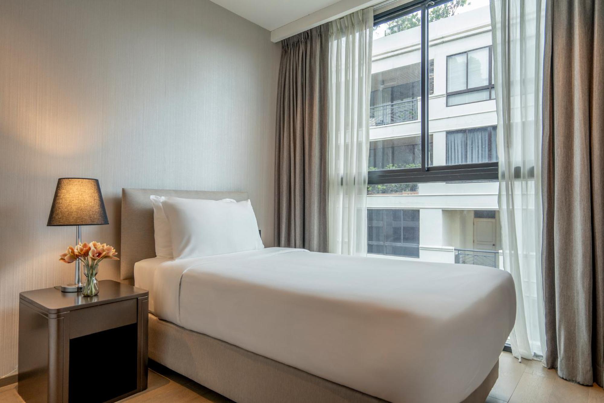 Walton Suites Sukhumvit Bangkok Exteriör bild
