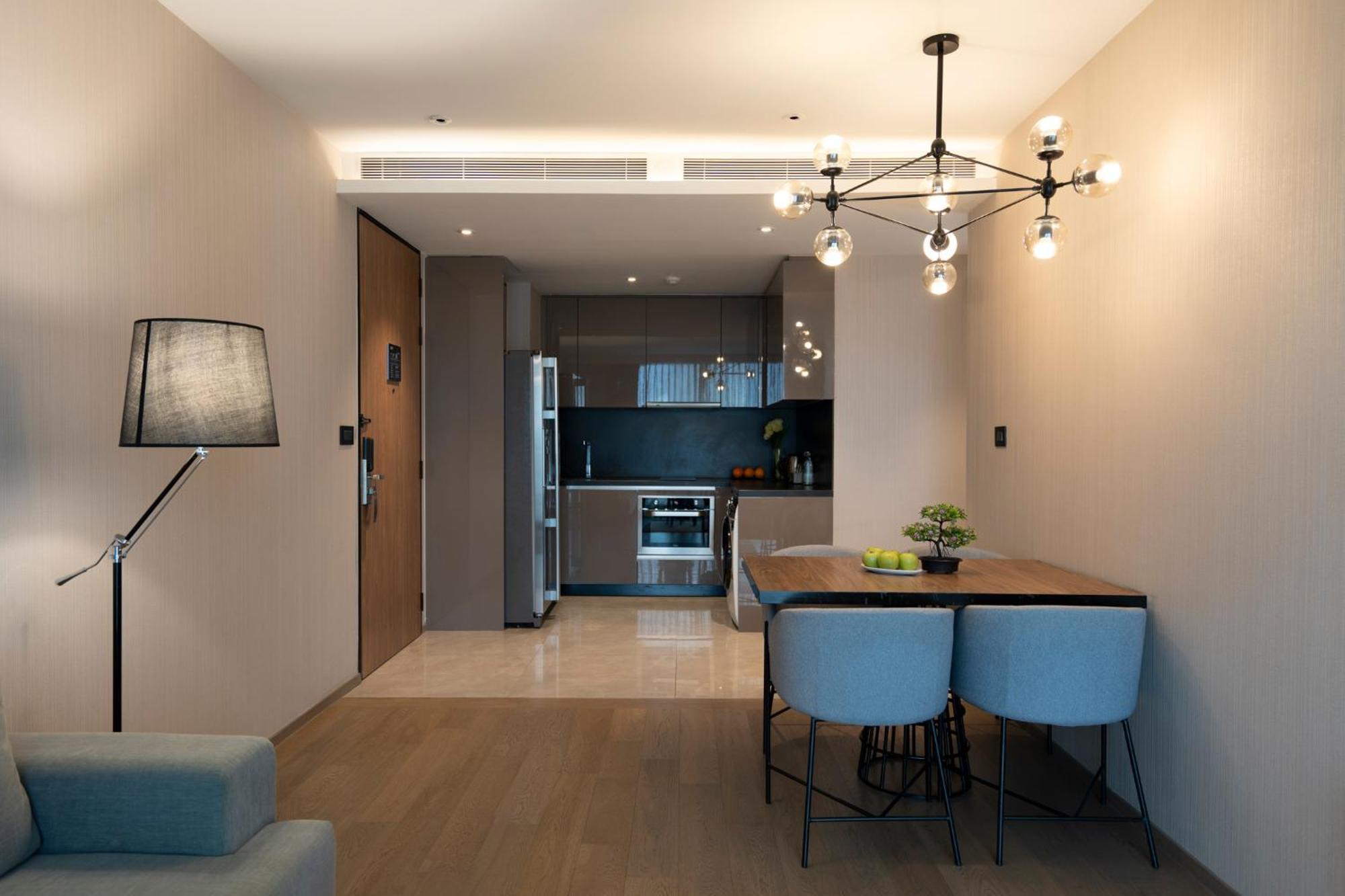 Walton Suites Sukhumvit Bangkok Exteriör bild