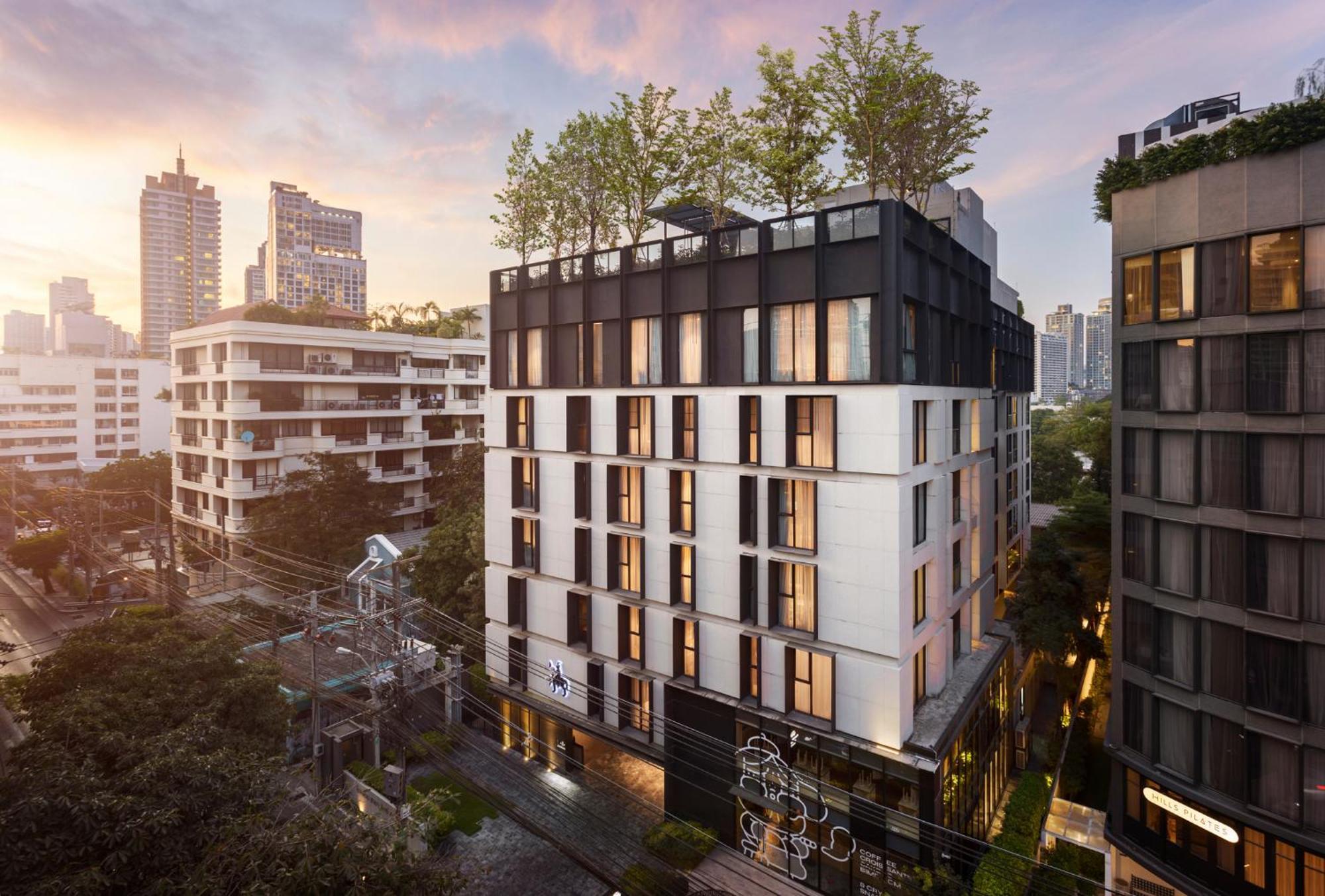 Walton Suites Sukhumvit Bangkok Exteriör bild