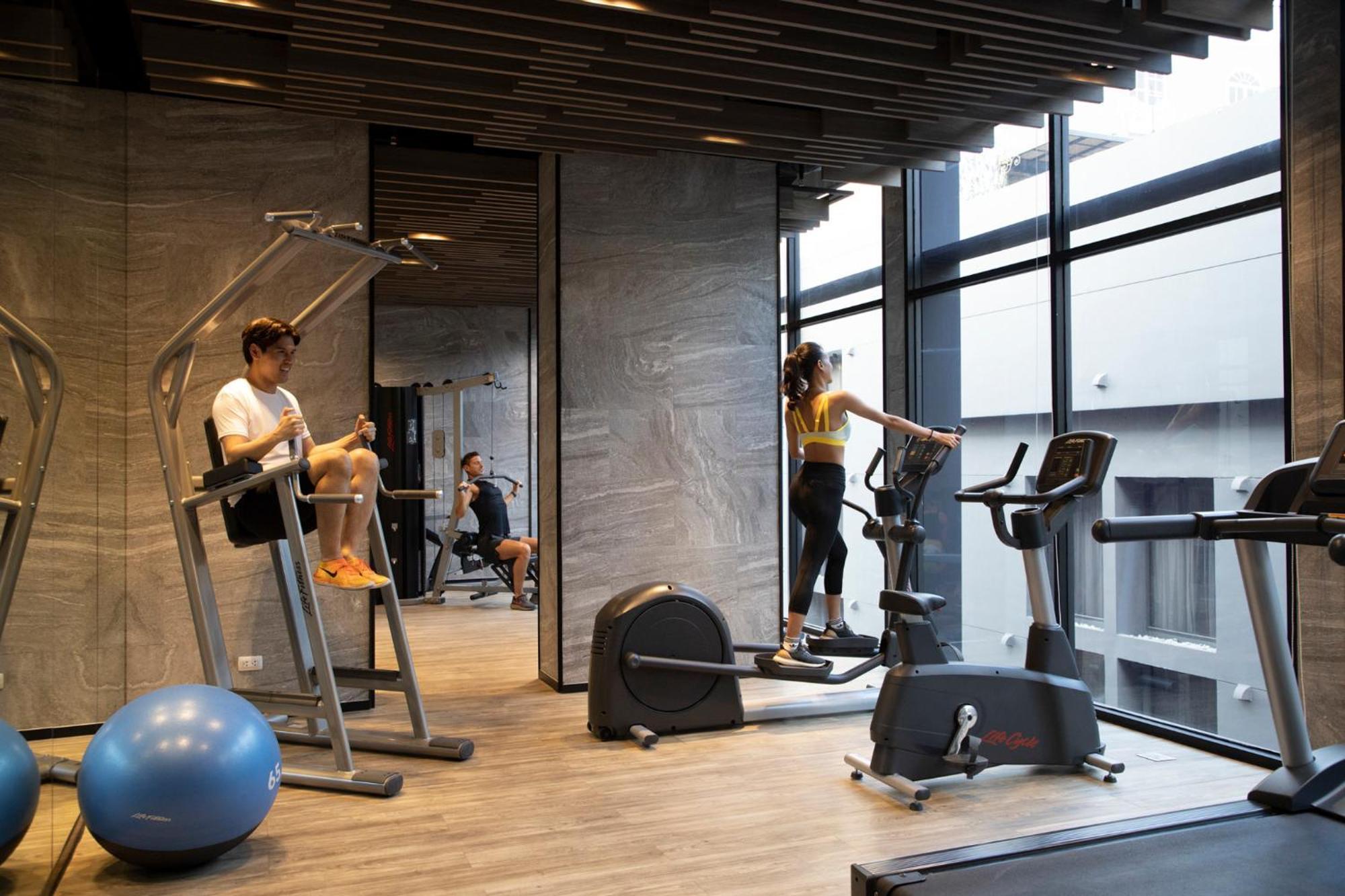 Walton Suites Sukhumvit Bangkok Exteriör bild