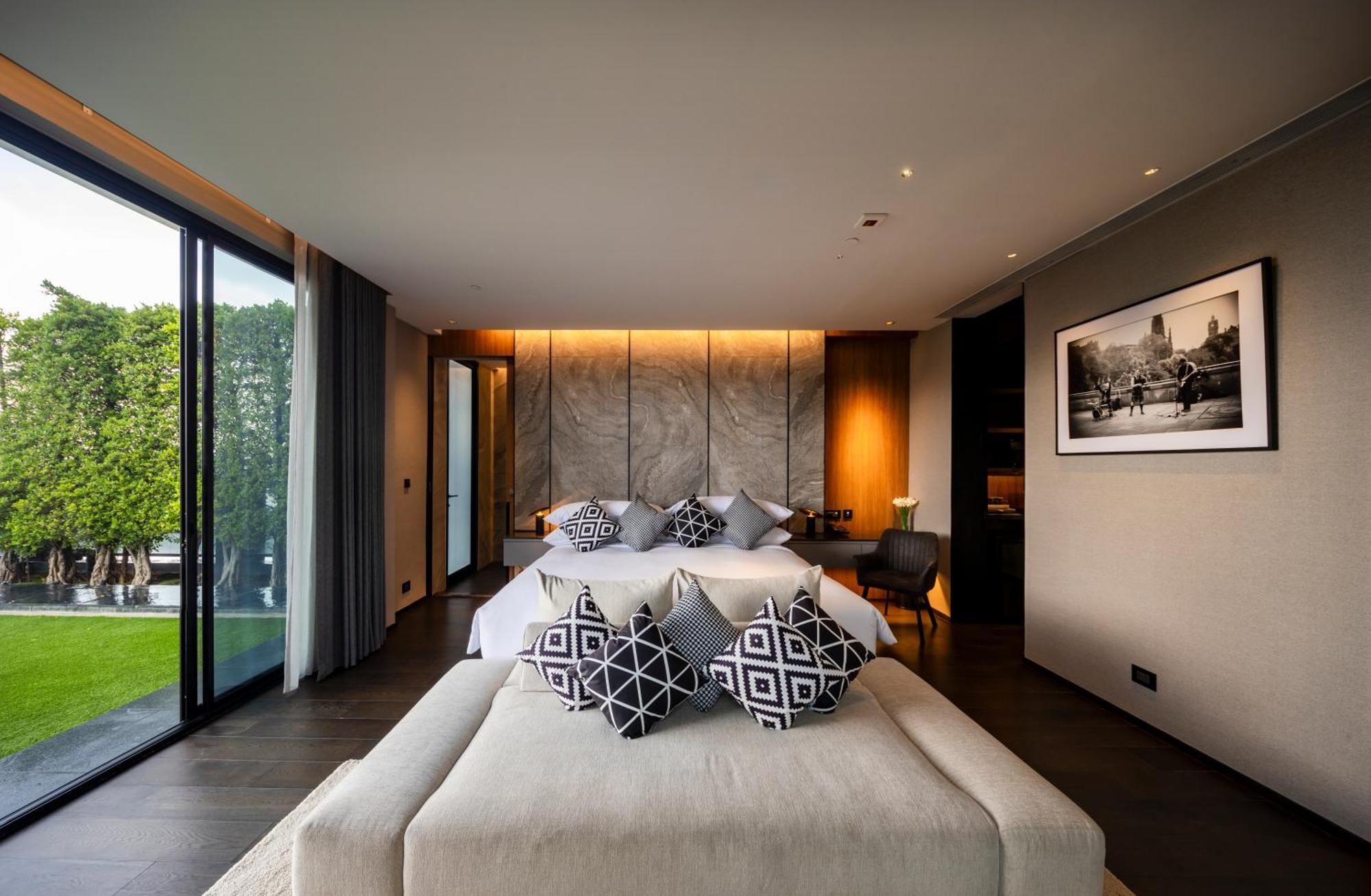 Walton Suites Sukhumvit Bangkok Exteriör bild
