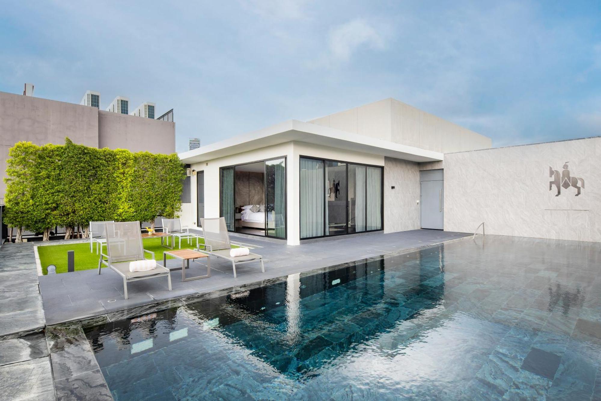 Walton Suites Sukhumvit Bangkok Exteriör bild