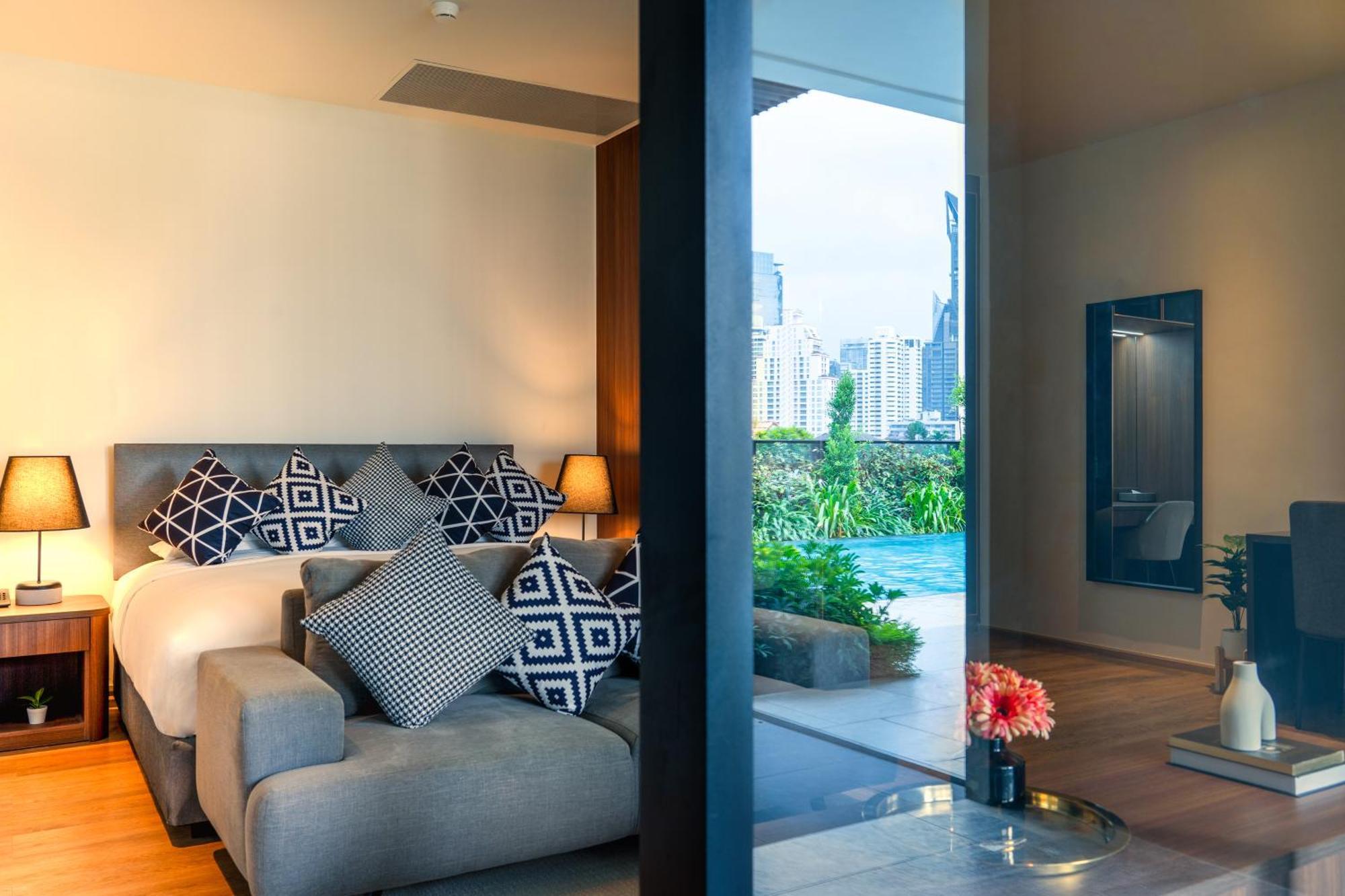 Walton Suites Sukhumvit Bangkok Exteriör bild